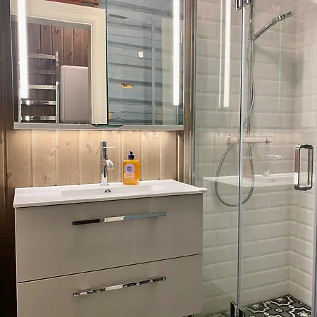 Apotekbygget * Несбиен